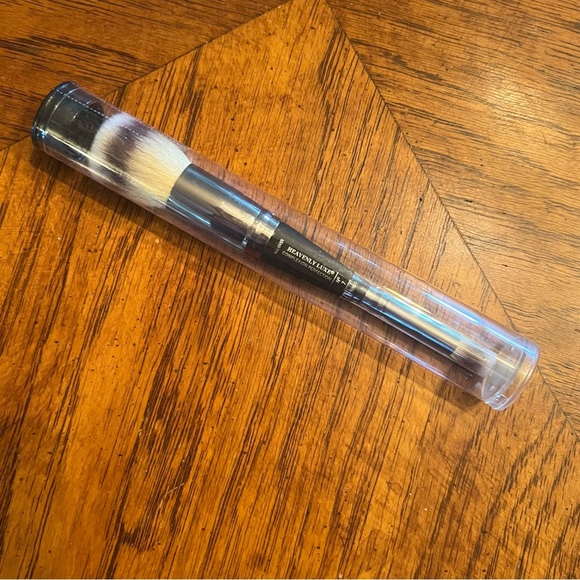 It Cosmetics Heavenly Luxe Complexion Perfection Brush No. 7 Dual Ended Sealed! - Picture 2 of 6